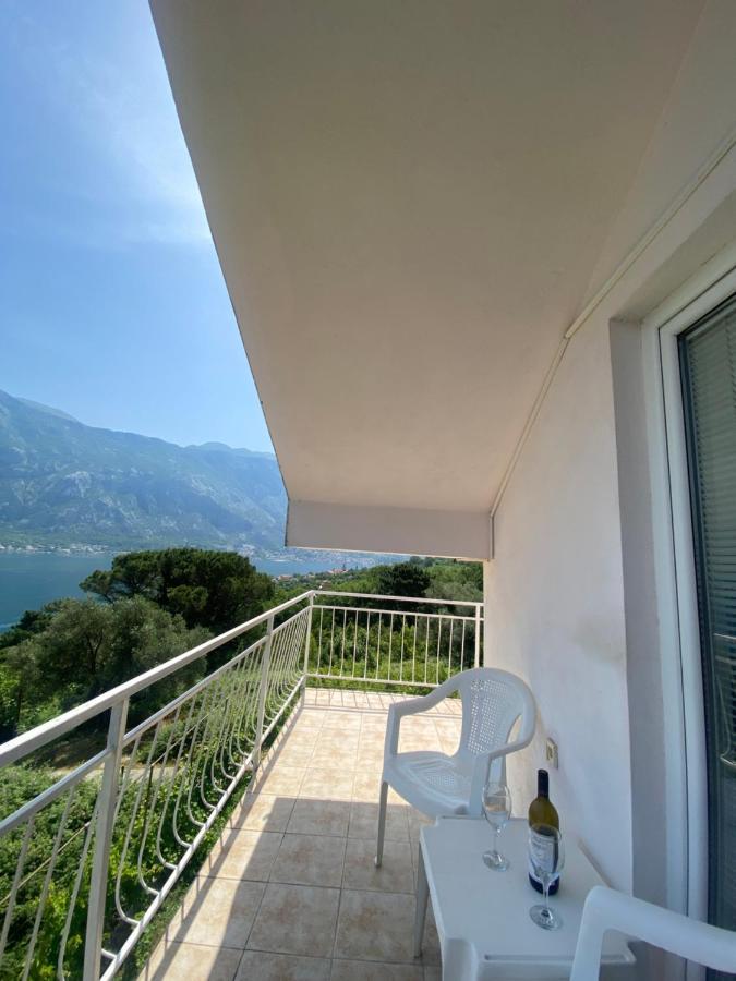 Apartments Djuricic Kotor Bagian luar foto