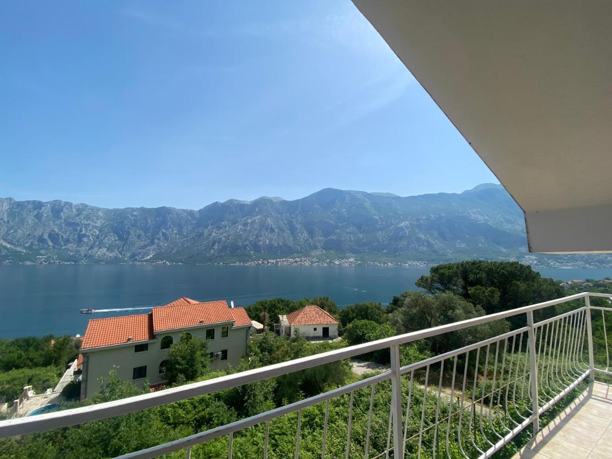 Apartments Djuricic Kotor Bagian luar foto