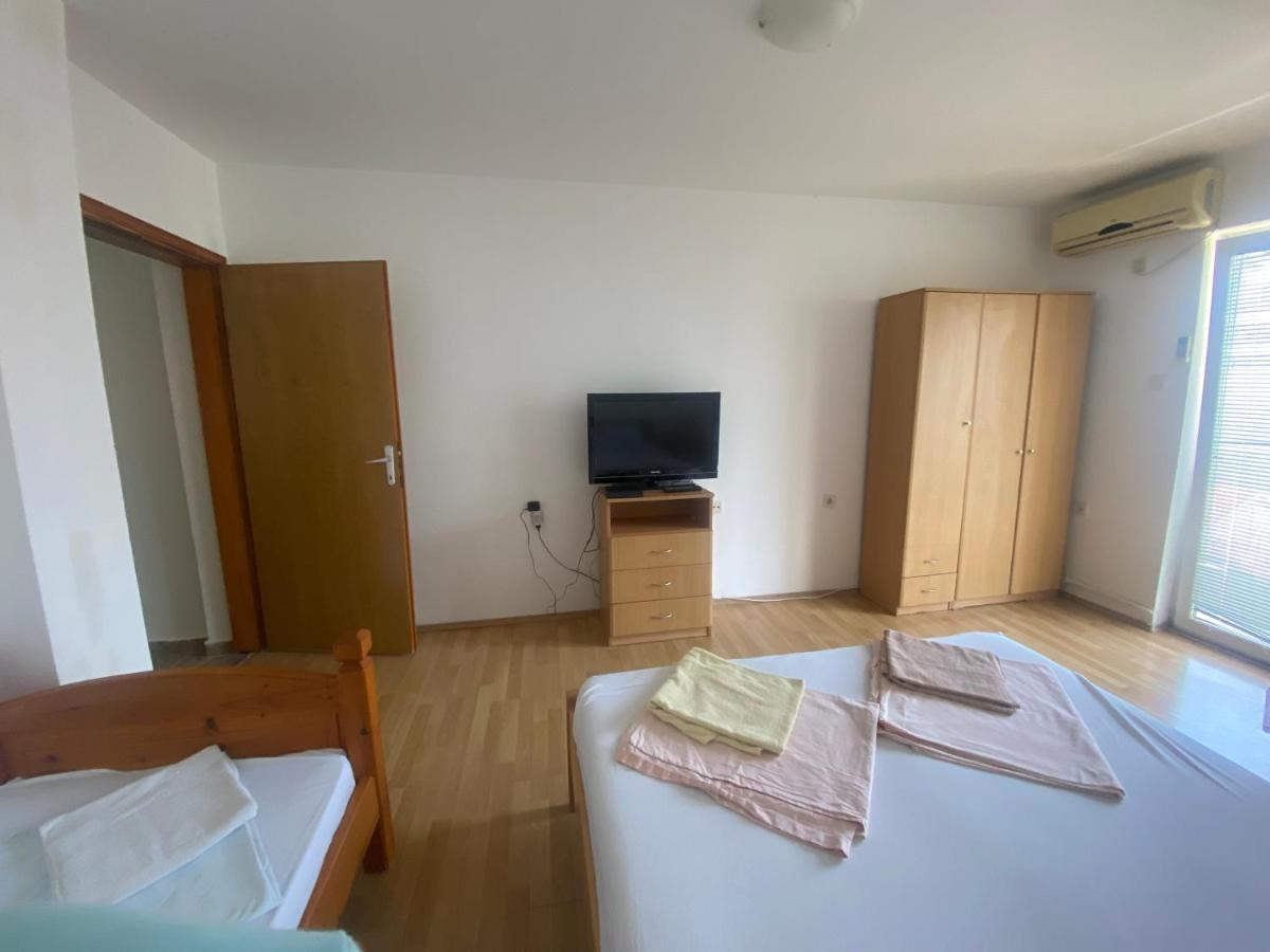 Apartments Djuricic Kotor Bagian luar foto