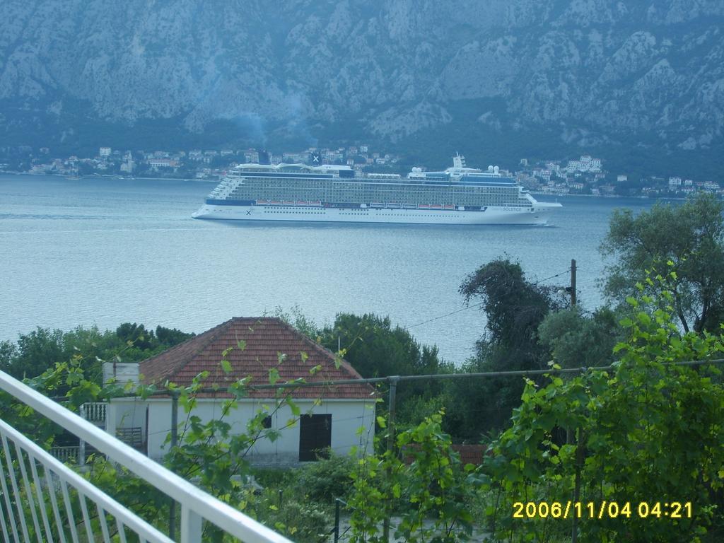 Apartments Djuricic Kotor Bagian luar foto